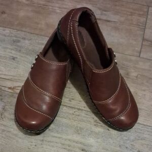 Clarks Women's Brown Leather Slip-On Loafers Sz 10